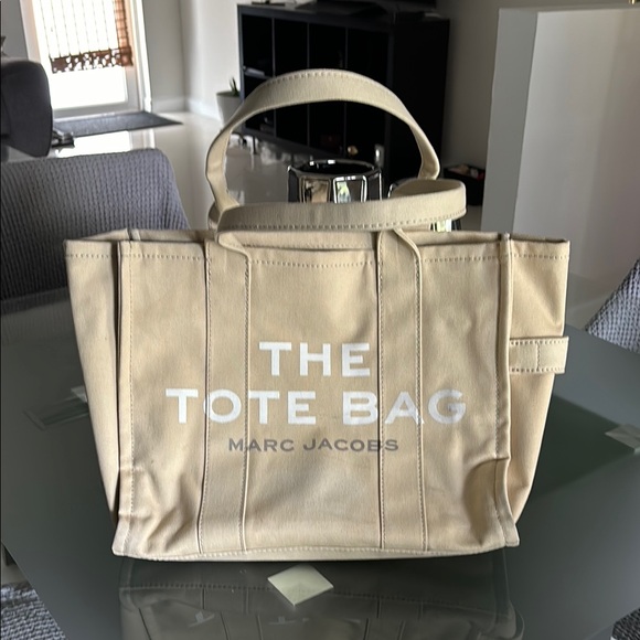 Marc Jacobs Tan Tote Bag - Picture 1 of 1